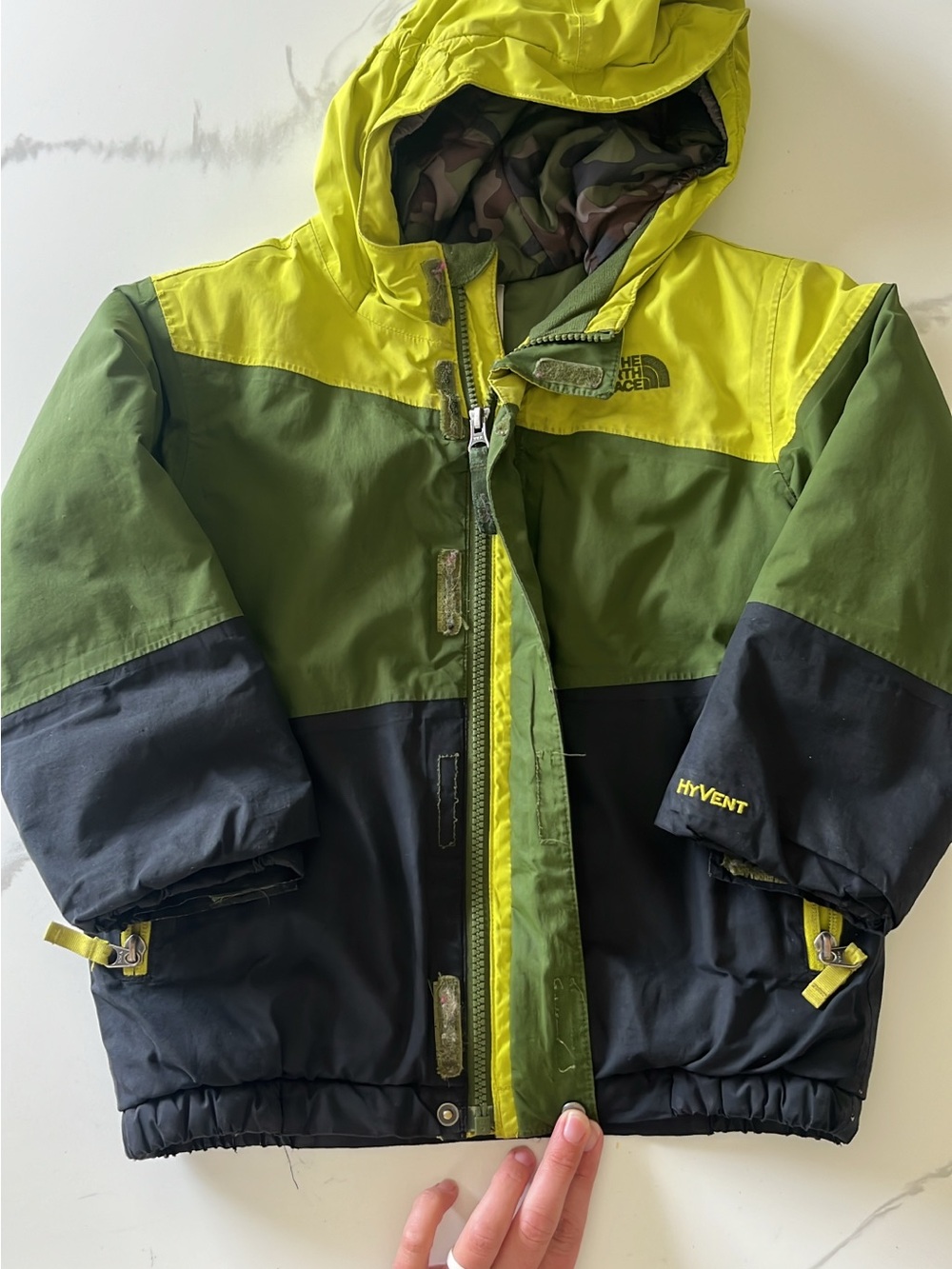 The North Face Kids Hooded Colorblock Puffer Jacket in Lime, Olive & Black